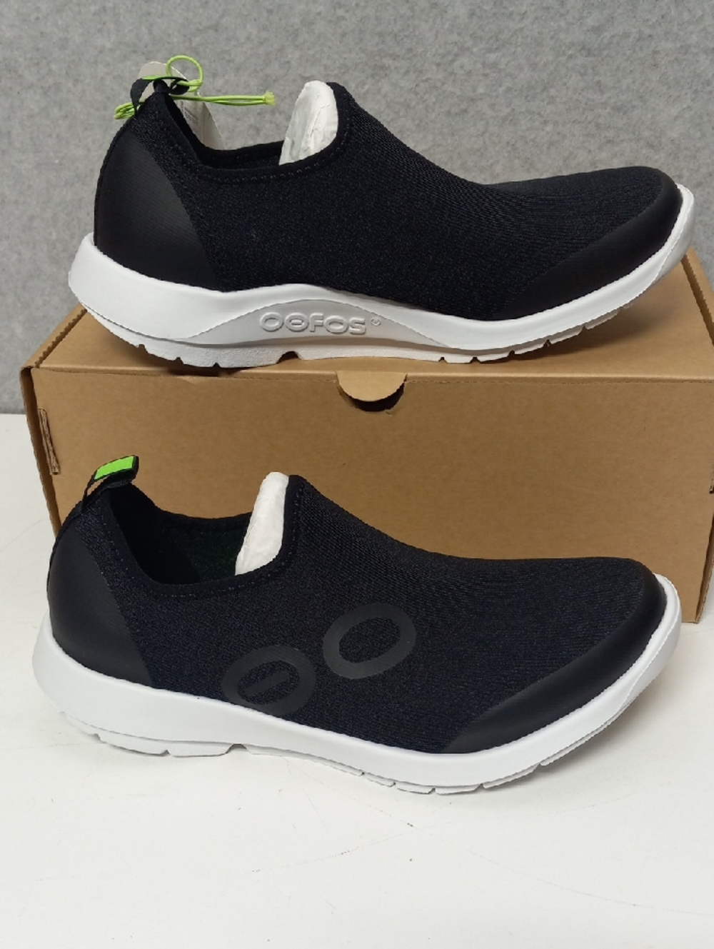 OOFOS Oomg Sport Recovery Slip On Shoes Black White Womens Sz 9